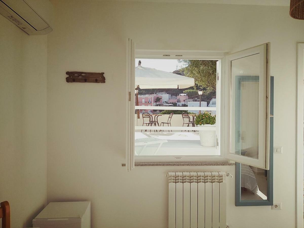 Il Capriccio Guesthouse ポンツァ エクステリア 写真